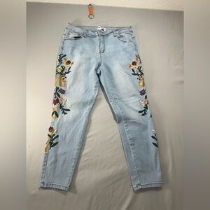 Women’s Sandpiper Floral Embroidered Blue Jeans Size 12 Petite #846